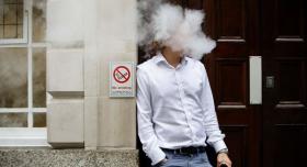 Vaping Lures Teenagers to Smoke